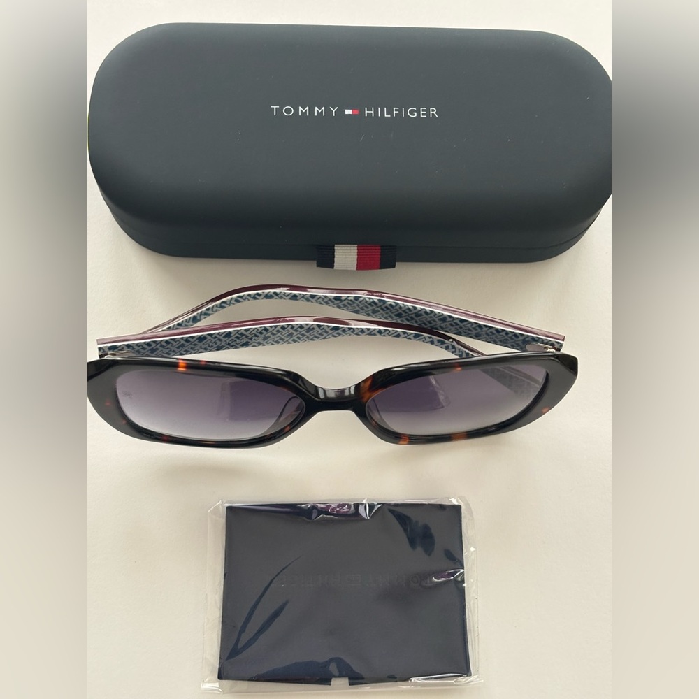 Tommy Hilfiger Fashionable Sunglasses for Women